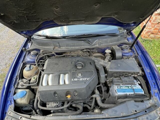 Синий Сеат Толедо, объемом двигателя 1.8 л и пробегом 180 тыс. км за 3000 $, фото 3 на Automoto.ua