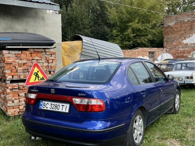 Синий Сеат Толедо, объемом двигателя 1.8 л и пробегом 180 тыс. км за 3000 $, фото 1 на Automoto.ua