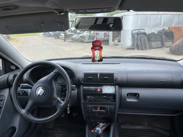 Синий Сеат Толедо, объемом двигателя 1.9 л и пробегом 400 тыс. км за 1150 $, фото 6 на Automoto.ua