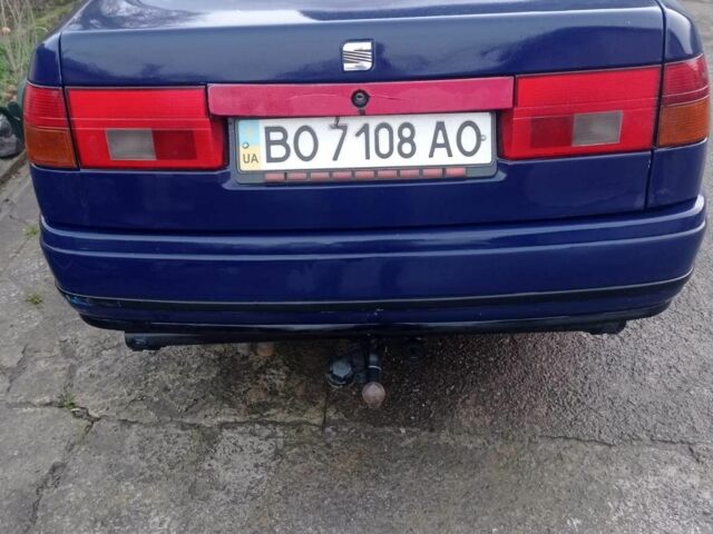 Синий Сеат Толедо, объемом двигателя 1.8 л и пробегом 300 тыс. км за 1000 $, фото 1 на Automoto.ua