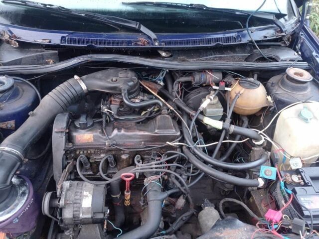 Синий Сеат Толедо, объемом двигателя 1.8 л и пробегом 300 тыс. км за 1000 $, фото 3 на Automoto.ua