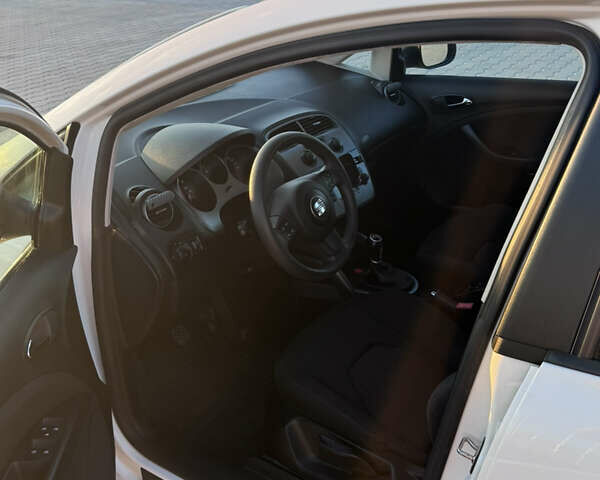 Белый Сеат Altea XL, объемом двигателя 1.39 л и пробегом 228 тыс. км за 6800 $, фото 8 на Automoto.ua