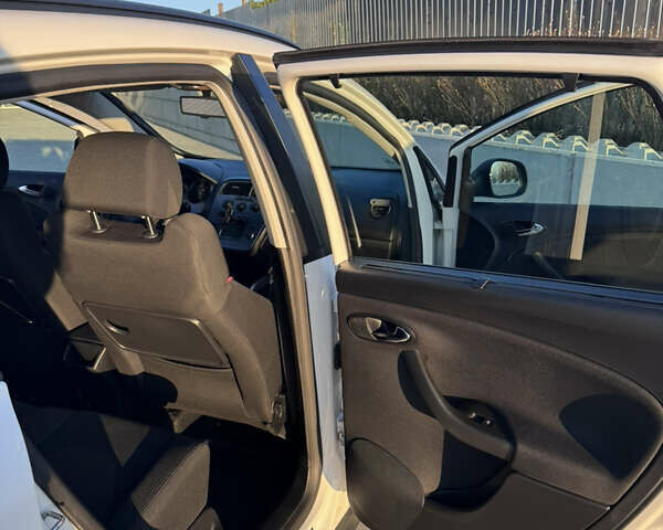 Белый Сеат Altea XL, объемом двигателя 1.39 л и пробегом 228 тыс. км за 6800 $, фото 21 на Automoto.ua