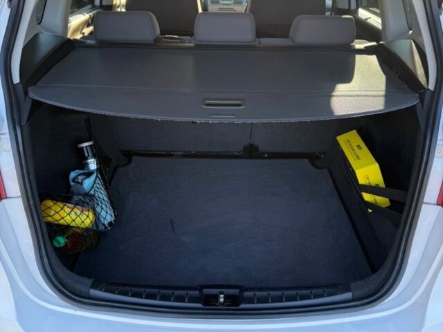 Белый Сеат Altea XL, объемом двигателя 2 л и пробегом 214 тыс. км за 6000 $, фото 7 на Automoto.ua