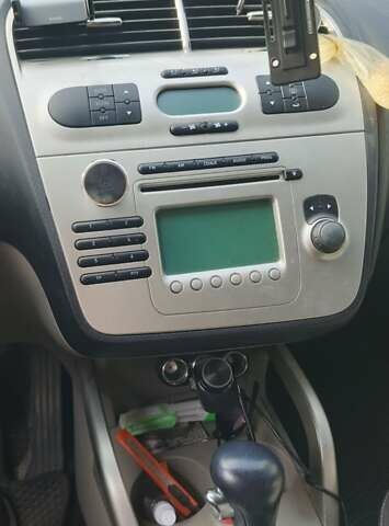 Белый Сеат Altea XL, объемом двигателя 1.9 л и пробегом 250 тыс. км за 6300 $, фото 8 на Automoto.ua