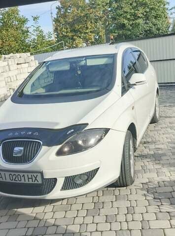 Белый Сеат Altea XL, объемом двигателя 1.9 л и пробегом 250 тыс. км за 6300 $, фото 1 на Automoto.ua