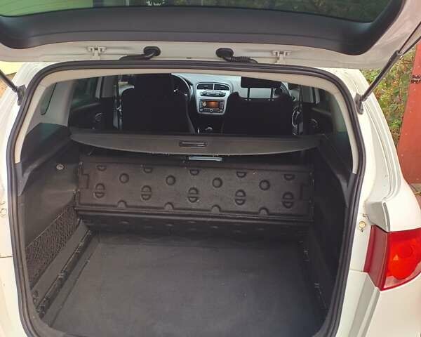 Сеат Altea XL 2010 в Виннице на Automoto.ua Белый Сеат Altea XL, объемом двигателя 1.8 л и пробегом 273 тыс. км за 7700 $, фото 25 на Automoto.ua
