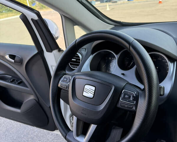 Білий Сеат Altea XL, об'ємом двигуна 1.6 л та пробігом 250 тис. км за 7599 $, фото 20 на Automoto.ua