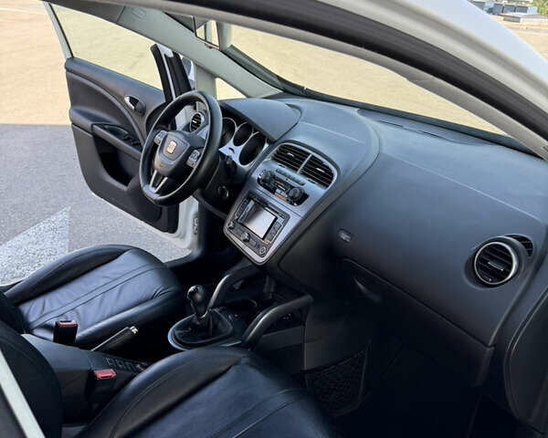 Білий Сеат Altea XL, об'ємом двигуна 1.6 л та пробігом 250 тис. км за 7599 $, фото 19 на Automoto.ua