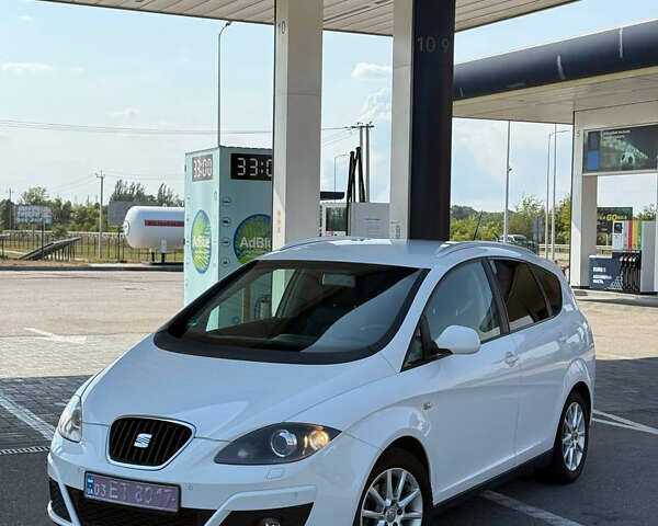 Белый Сеат Altea XL, объемом двигателя 1.6 л и пробегом 250 тыс. км за 7299 $, фото 2 на Automoto.ua