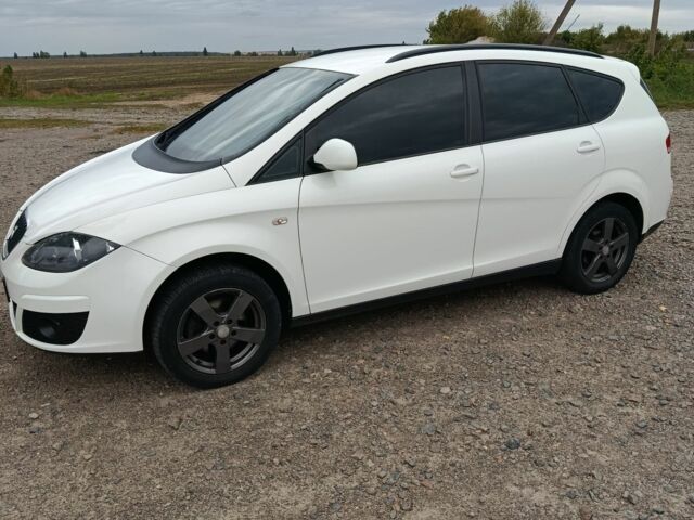Белый Сеат Altea XL, объемом двигателя 1.6 л и пробегом 229 тыс. км за 7000 $, фото 2 на Automoto.ua