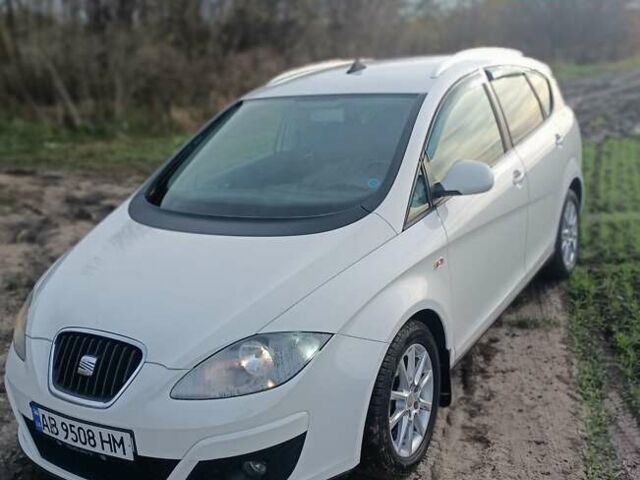 Сеат Altea XL 2011 в Виннице на Automoto.ua Белый Сеат Altea XL, объемом двигателя 1.6 л и пробегом 230 тыс. км за 7499 $, фото 2 на Automoto.ua