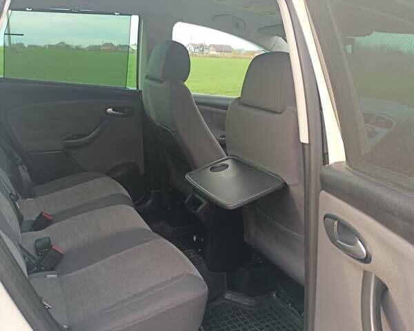 Сеат Altea XL 2011 в Виннице на Automoto.ua Белый Сеат Altea XL, объемом двигателя 1.6 л и пробегом 230 тыс. км за 7499 $, фото 13 на Automoto.ua