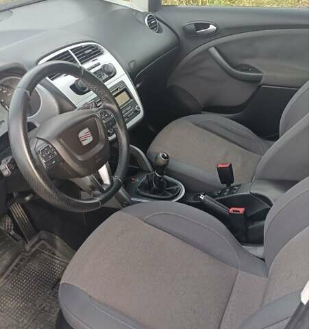 Сеат Altea XL 2011 в Виннице на Automoto.ua Белый Сеат Altea XL, объемом двигателя 1.6 л и пробегом 230 тыс. км за 7499 $, фото 7 на Automoto.ua