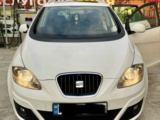 Білий Сеат Altea XL, об'ємом двигуна 1.6 л та пробігом 226 тис. км за 9200 $, фото 7 на Automoto.ua