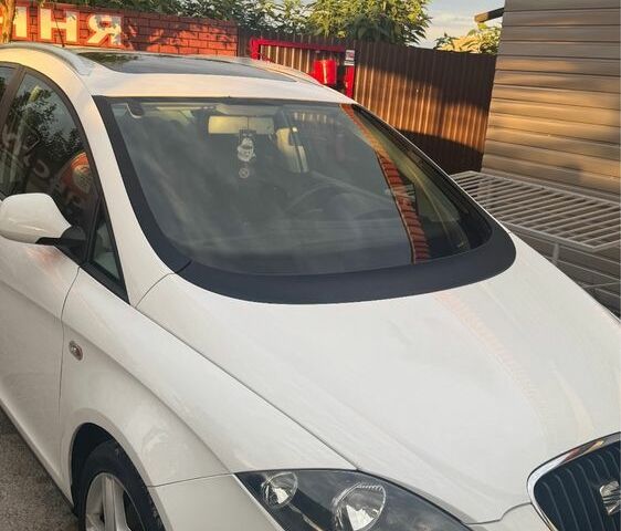 Білий Сеат Altea XL, об'ємом двигуна 1.6 л та пробігом 226 тис. км за 9200 $, фото 1 на Automoto.ua