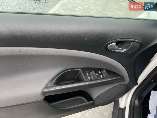 Білий Сеат Altea XL, об'ємом двигуна 1.8 л та пробігом 180 тис. км за 8500 $, фото 17 на Automoto.ua