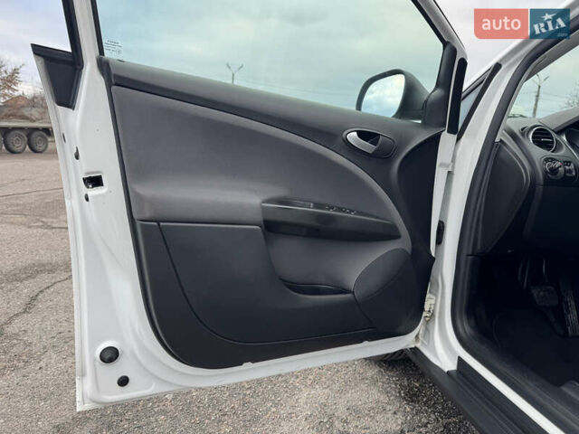 Білий Сеат Altea XL, об'ємом двигуна 1.8 л та пробігом 164 тис. км за 8700 $, фото 47 на Automoto.ua