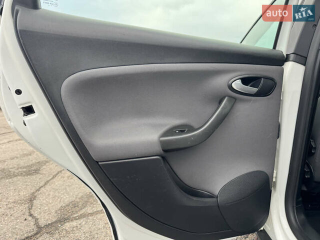 Білий Сеат Altea XL, об'ємом двигуна 1.8 л та пробігом 164 тис. км за 8700 $, фото 53 на Automoto.ua