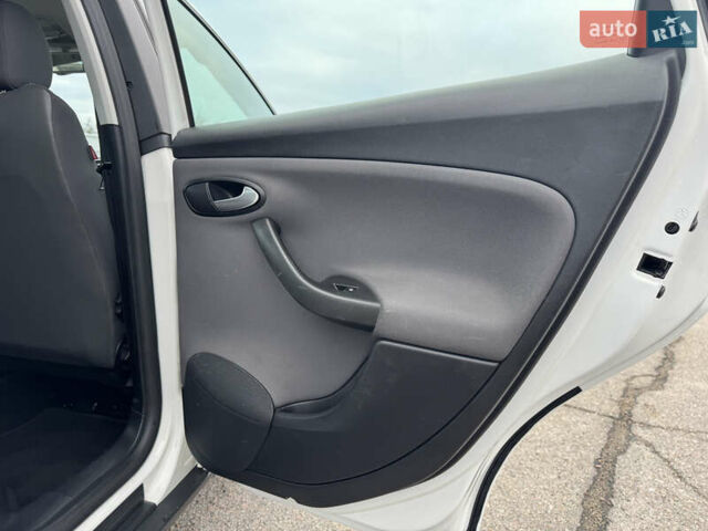 Білий Сеат Altea XL, об'ємом двигуна 1.8 л та пробігом 164 тис. км за 8700 $, фото 61 на Automoto.ua