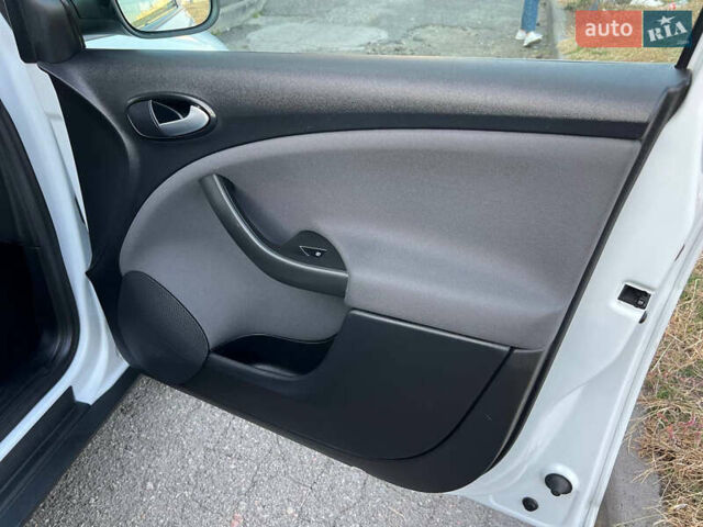 Білий Сеат Altea XL, об'ємом двигуна 1.8 л та пробігом 162 тис. км за 9350 $, фото 14 на Automoto.ua