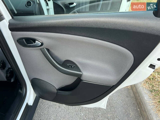 Білий Сеат Altea XL, об'ємом двигуна 1.8 л та пробігом 162 тис. км за 9350 $, фото 35 на Automoto.ua