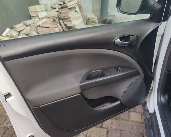 Білий Сеат Altea XL, об'ємом двигуна 1.6 л та пробігом 132 тис. км за 7500 $, фото 15 на Automoto.ua