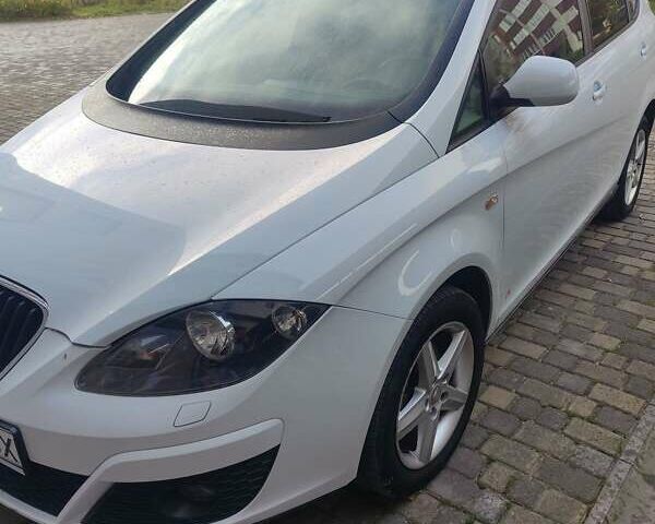 Білий Сеат Altea XL, об'ємом двигуна 1.6 л та пробігом 132 тис. км за 7500 $, фото 16 на Automoto.ua