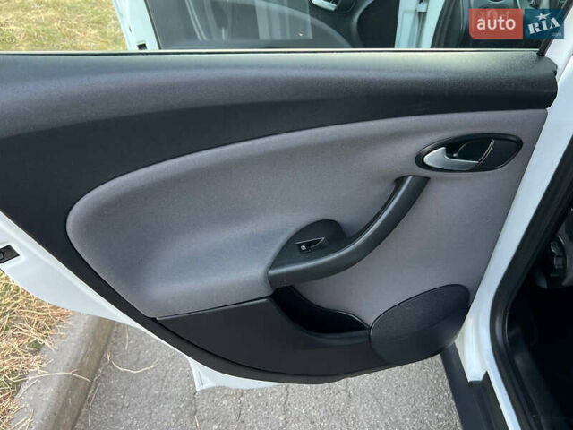 Білий Сеат Altea XL, об'ємом двигуна 1.8 л та пробігом 162 тис. км за 9350 $, фото 13 на Automoto.ua
