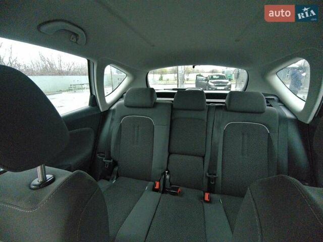 Білий Сеат Altea XL, об'ємом двигуна 1.6 л та пробігом 175 тис. км за 8000 $, фото 7 на Automoto.ua