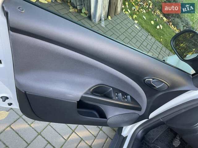 Білий Сеат Altea XL, об'ємом двигуна 1.6 л та пробігом 132 тис. км за 11000 $, фото 14 на Automoto.ua