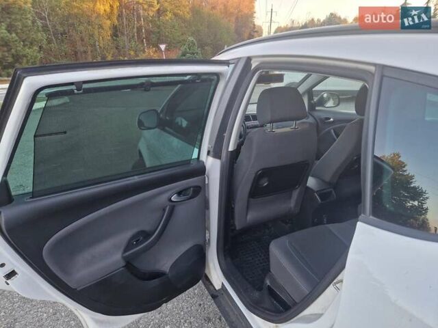 Белый Сеат Altea XL, объемом двигателя 1.6 л и пробегом 202 тыс. км за 9800 $, фото 6 на Automoto.ua