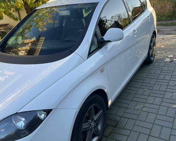 Білий Сеат Altea XL, об'ємом двигуна 1.6 л та пробігом 132 тис. км за 11000 $, фото 2 на Automoto.ua
