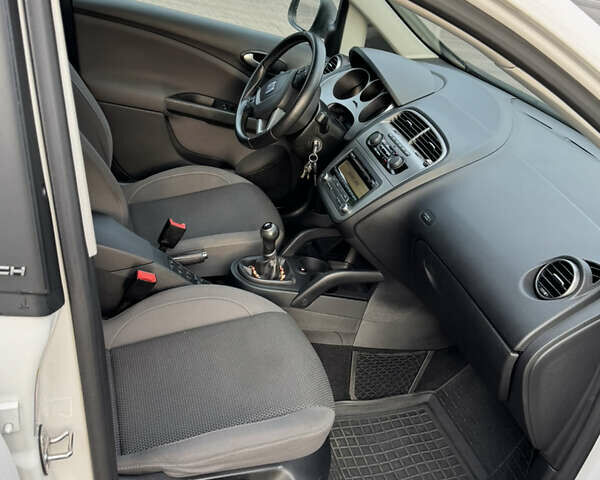Белый Сеат Altea XL, объемом двигателя 1.6 л и пробегом 160 тыс. км за 11300 $, фото 19 на Automoto.ua