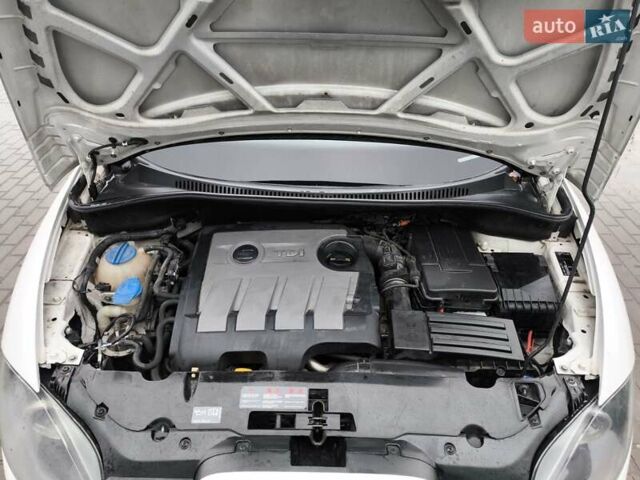 Білий Сеат Altea XL, об'ємом двигуна 1.6 л та пробігом 175 тис. км за 8000 $, фото 9 на Automoto.ua