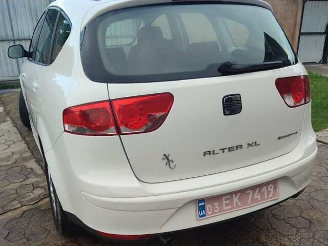 Белый Сеат Altea XL, объемом двигателя 1.6 л и пробегом 197 тыс. км за 9000 $, фото 3 на Automoto.ua