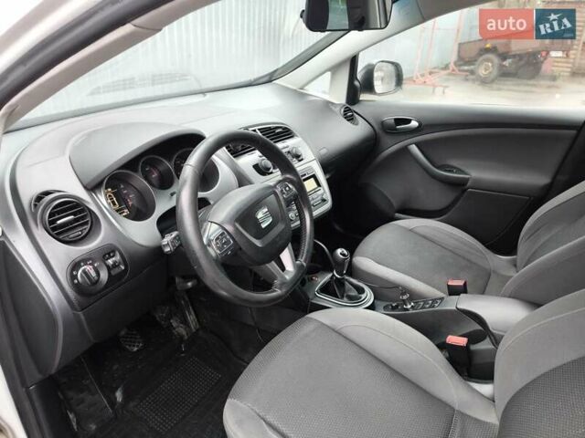 Білий Сеат Altea XL, об'ємом двигуна 1.6 л та пробігом 175 тис. км за 8000 $, фото 2 на Automoto.ua
