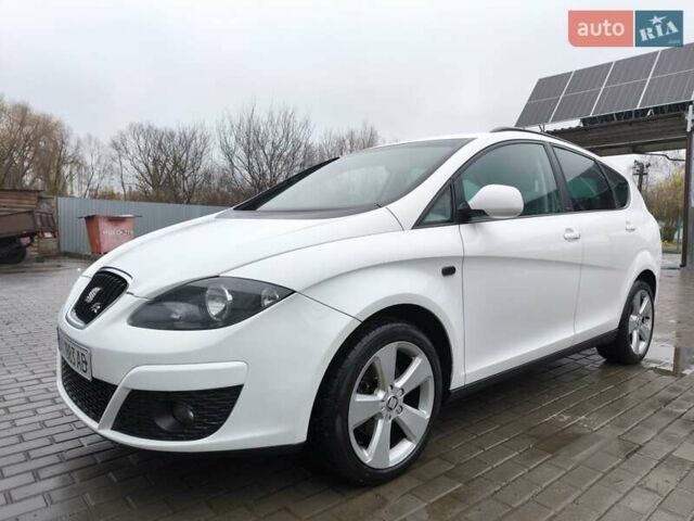 Білий Сеат Altea XL, об'ємом двигуна 1.6 л та пробігом 175 тис. км за 8000 $, фото 6 на Automoto.ua