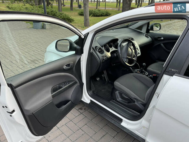 Белый Сеат Altea XL, объемом двигателя 1.6 л и пробегом 160 тыс. км за 11300 $, фото 11 на Automoto.ua