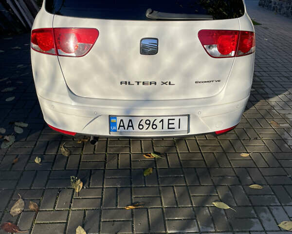 Білий Сеат Altea XL, об'ємом двигуна 1.6 л та пробігом 132 тис. км за 11000 $, фото 4 на Automoto.ua