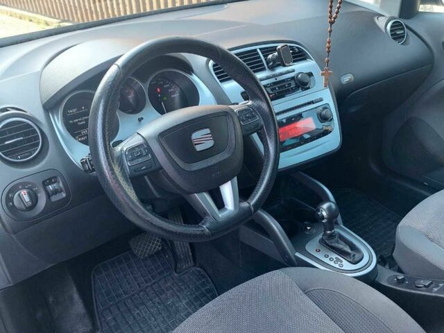 Сеат Altea XL 2009 у Городке на Automoto.ua Білий Сеат Altea XL, об'ємом двигуна 1.8 л та пробігом 149 тис. км за 5999 $, фото 4 на Automoto.ua