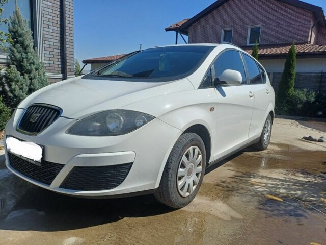 Білий Сеат Altea XL, об'ємом двигуна 1.6 л та пробігом 359 тис. км за 7700 $, фото 6 на Automoto.ua