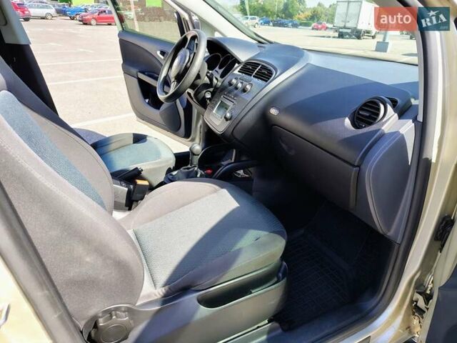 Бежевый Сеат Altea XL, объемом двигателя 1.6 л и пробегом 272 тыс. км за 6500 $, фото 13 на Automoto.ua