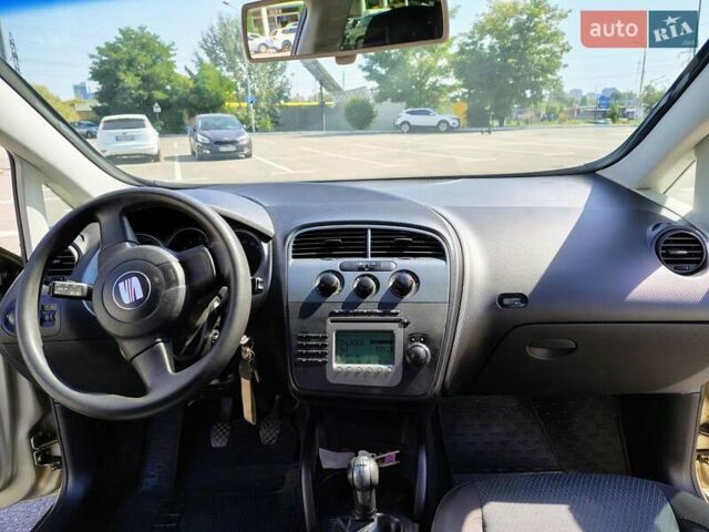 Бежевый Сеат Altea XL, объемом двигателя 1.6 л и пробегом 272 тыс. км за 6500 $, фото 11 на Automoto.ua