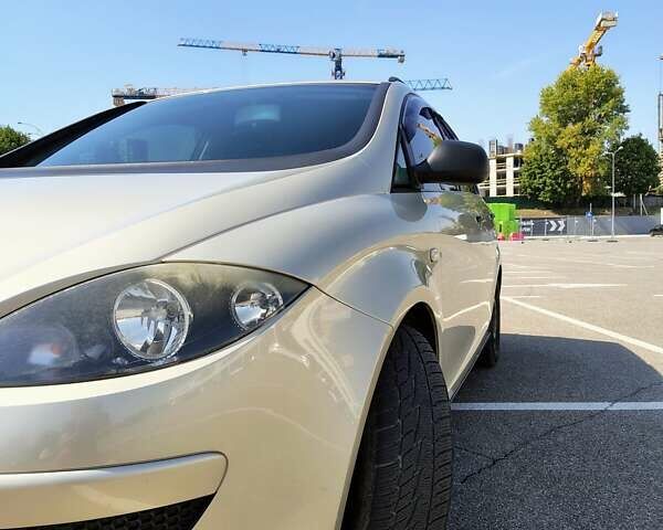 Бежевый Сеат Altea XL, объемом двигателя 1.6 л и пробегом 272 тыс. км за 6500 $, фото 3 на Automoto.ua