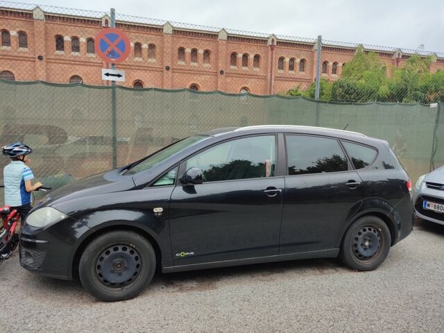 Сеат Altea XL 2012 у Києві на Automoto.ua Чорний Сеат Altea XL, об'ємом двигуна 0 л та пробігом 250 тис. км за 8775 $, фото 5 на Automoto.ua