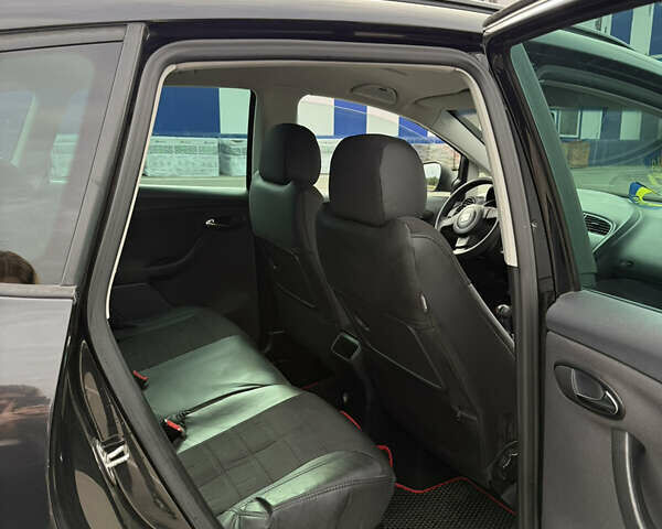 Черный Сеат Altea XL, объемом двигателя 1.9 л и пробегом 256 тыс. км за 5500 $, фото 6 на Automoto.ua