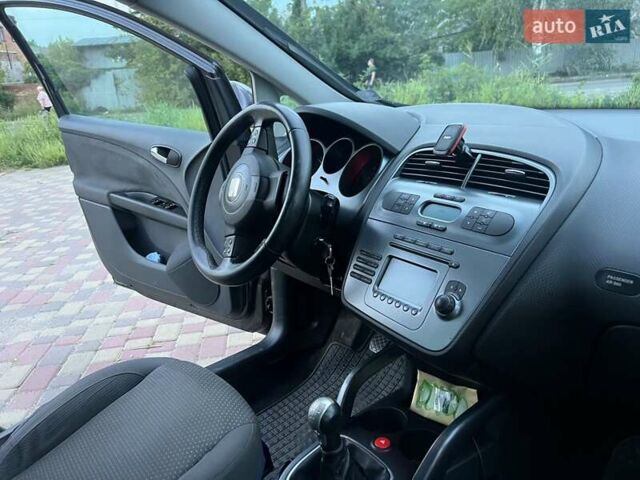 Черный Сеат Altea XL, объемом двигателя 1.6 л и пробегом 258 тыс. км за 5500 $, фото 4 на Automoto.ua