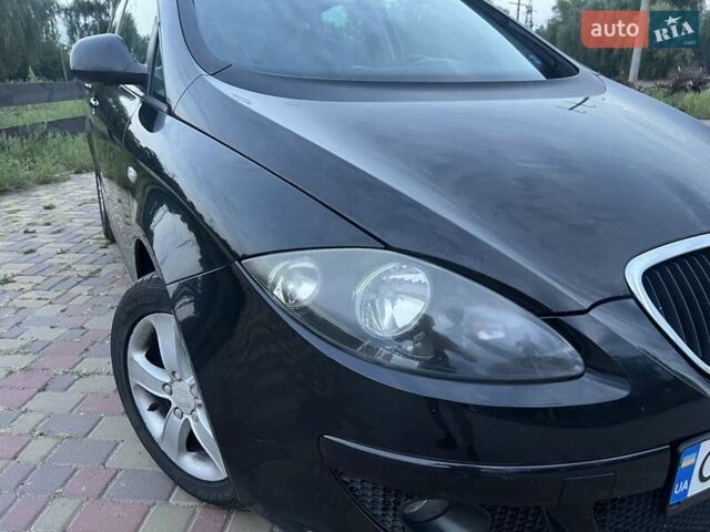 Черный Сеат Altea XL, объемом двигателя 1.6 л и пробегом 258 тыс. км за 5500 $, фото 2 на Automoto.ua