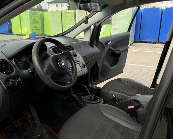 Черный Сеат Altea XL, объемом двигателя 1.9 л и пробегом 256 тыс. км за 5500 $, фото 7 на Automoto.ua